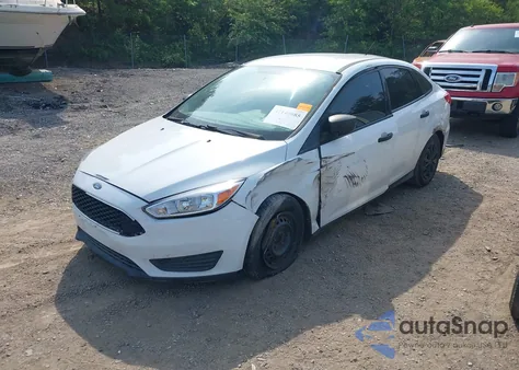 2015 Ford Focus S from USA, damaged, VIN 1FADP3E28FL321466